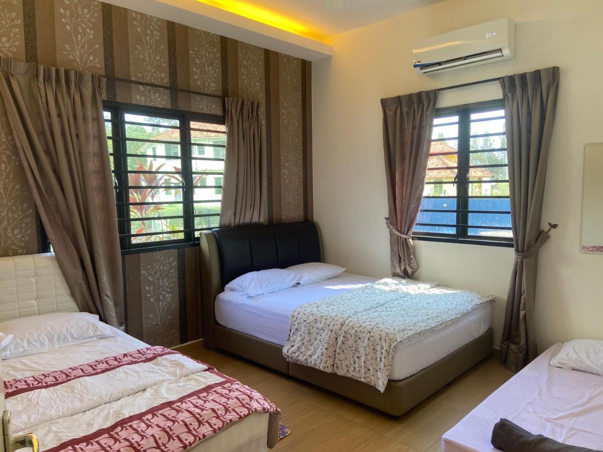 Melaka Beach Villa Kelebang Besar Экстерьер фото